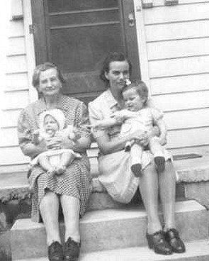 Grandma Galgoczi, daughter and grandchildren